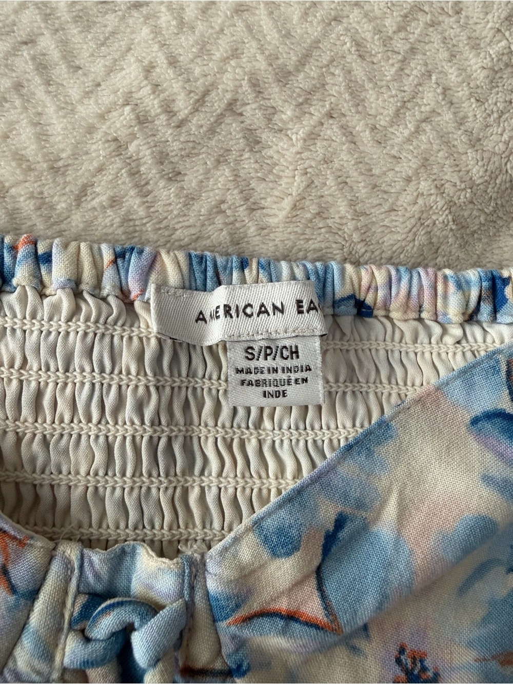 American Eagle Outfitters Light Blue Floral Ruched Crop Top - Picture 3 of 5